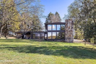 3538 Light Pink Rd, Louisville, TN 37777