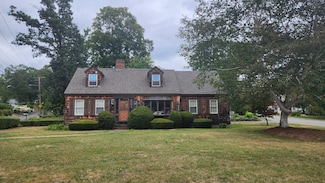 23 Marshall Rd, Fitchburg, MA 01420