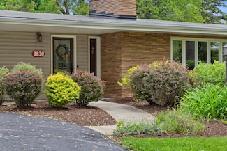 1830 W Zedler Ln, Mequon, WI 53092