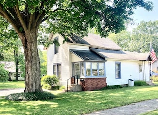 225 Sheldon St, Dowagiac, MI 49047