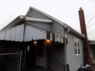 1146 Mary St, Vandergrift, PA 15690