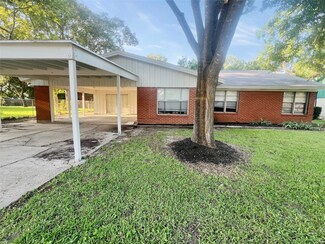 2408 34th Ave N, Texas City, TX 77590