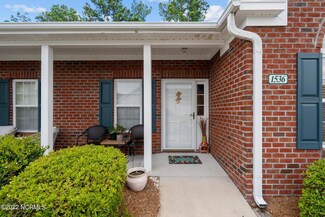 1536 Honey Bee Ln, Wilmington, NC 28412