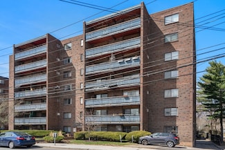 32 Whites Ave Unit D16, Watertown, MA 02472