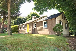 14 Lowell Dr, Johnston, RI 02919