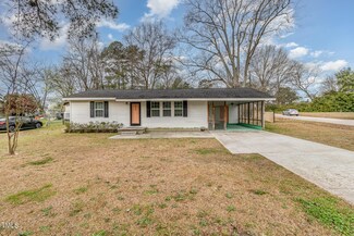 592 S Lincoln St, Coats, NC 27521
