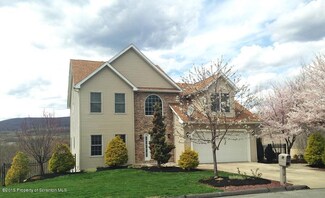 38 Emerald Dr, Throop, PA 18512
