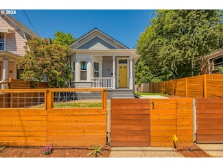 55 NE Graham St, Portland, OR 97212