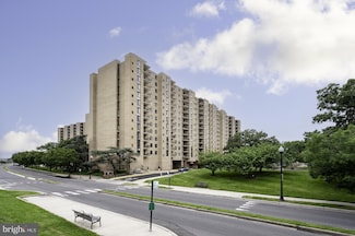 4500 S Four Mile Run Dr Unit 816, Arlington, VA 22204