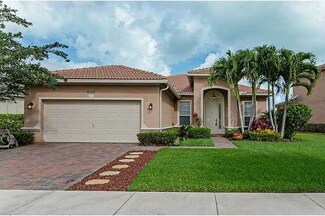 4425 E Whitewater Ave, Weston, FL 33332