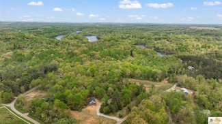 690 Old Scout Dr, Leitchfield, KY 42754