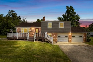 408 Circle Dr, Ellwood City, PA 16117