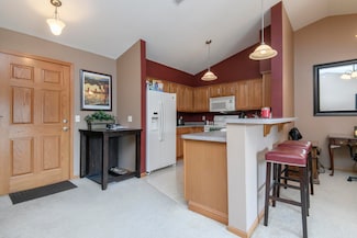520 Windstone Dr Unit 301, Hartland, WI 53029