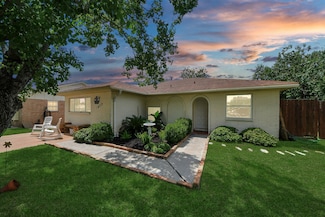 1402 S Circle Park St, Pasadena, TX 77504