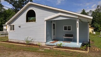 2461 Oneida St, Verona Beach, NY 13162