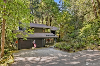 8326 NE Blakely Heights Dr, Bainbridge Island, WA 98110