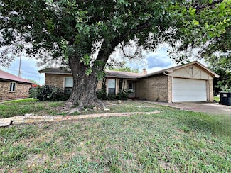 4804 Green Hollow Dr, Arlington, TX 76017