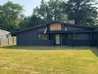 1718 Chelsea Cir, Flint, MI 48503