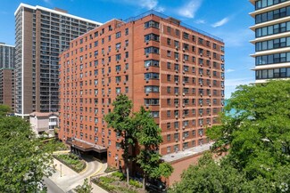 5815 N Sheridan Rd Unit 811, Chicago, IL 60660