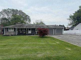 1068 Martinstein Ave, Bay Shore, NY 11706