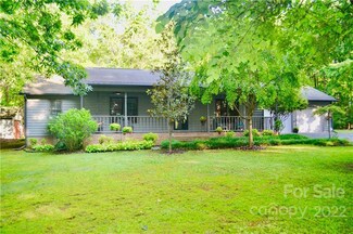 827 Brooks Lake Rd, Rutherfordton, NC 28139