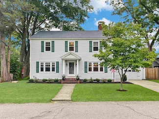 12 Ayer St, Nashua, NH 03064