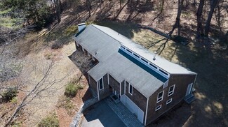 88 Farwell Rd, Tyngsboro, MA 01879