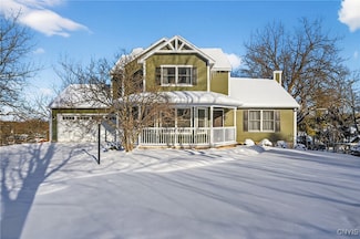 7951 Everglades Dr, Manlius, NY 13104