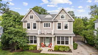 195 Lake St, Glencoe, IL 60022
