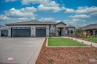 16701 Pinecrest Ct, Bakersfield, CA 93314