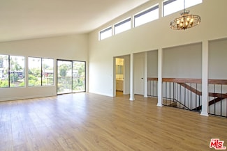 1735 N Dillon St, Los Angeles, CA 90026