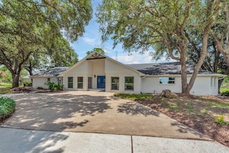 2702 Fairway Dr, Sugar Land, TX 77478