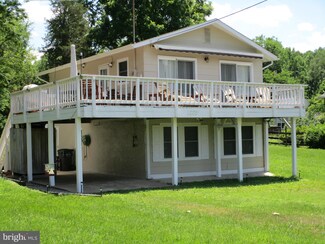 1223 S Lakeshore Dr, Louisa, VA 23093