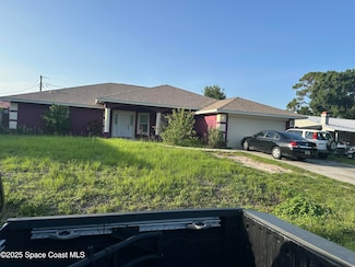 711 Starland St SE, Palm Bay, FL 32909