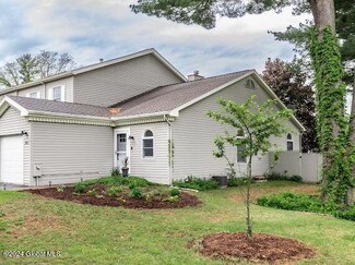 7001 Suzanne Ln, Schenectady, NY 12303