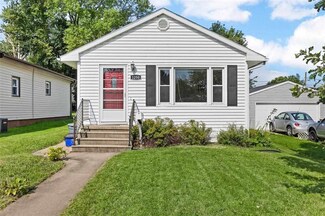 1250 8th St, Marion, IA 52302