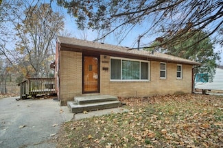 3822 SW 2nd St, Des Moines, IA 50315