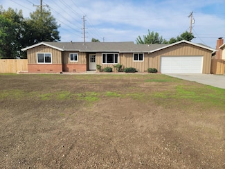 332 W Walnut Ave, Visalia, CA 93277