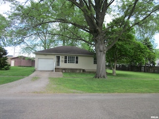 215 S Logan St, Mason City, IL 62664