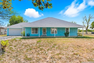 715 Happy Haven Rd, Mc Queeney, TX 78123