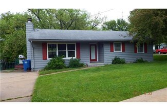 4005 SW 26th St, Des Moines, IA 50321