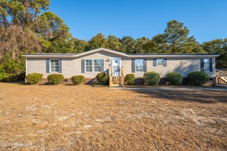 477 Moores Landing Rd, Hampstead, NC 28443