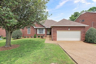 6872 Sunnywood Dr, Nashville, TN 37211
