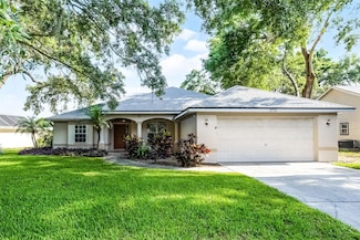 2711 Bayview Dr, Eustis, FL 32726