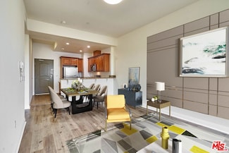 345 S Gramercy Place Unit 411, Los Angeles, CA 90020