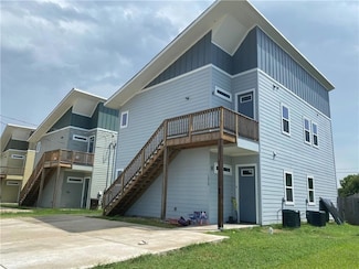 1310 Hausman Unit A, Lockhart, TX 78644