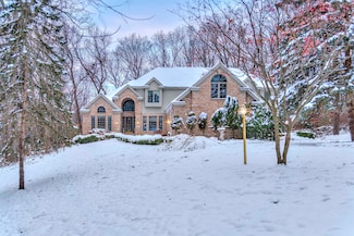 5150 Stone Oak Dr, Jackson, MI 49201