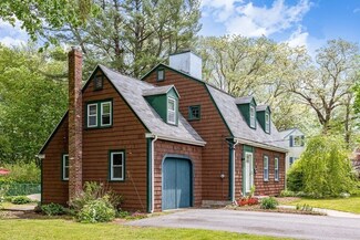 30 General Cobb St, Taunton, MA 02780