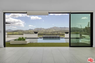 12509 Saddle Ct, Los Angeles, CA 91326