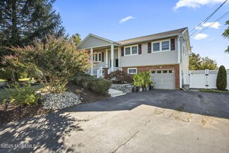 10 Milton Ave, Manalapan, NJ 07726